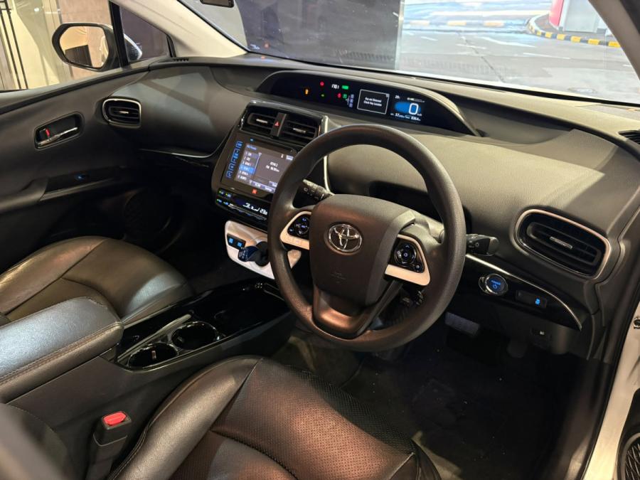 Prius 1.8 Hybrid S - Image 3